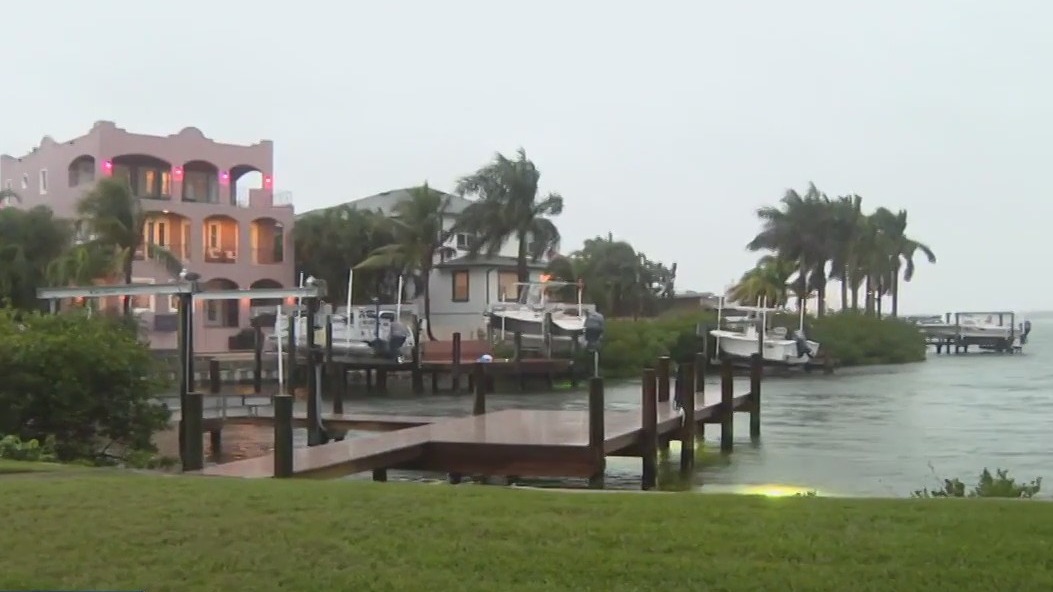 Tampa Bay Area residents prepare for flooding